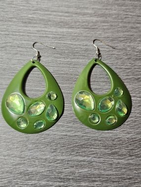 🦋 5 For $10 🦋 Retro Bright Green Jeweled Teardrop Earrings